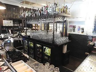 德拉布尔斯酒店 2*
