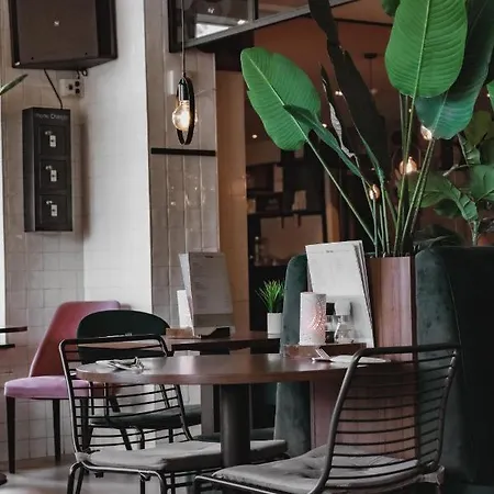 Szálloda De La Bourse 2*