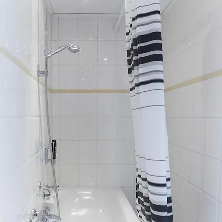 Szálloda De La Bourse 2*