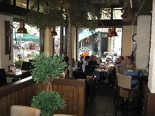 Отель De La Bourse 2*