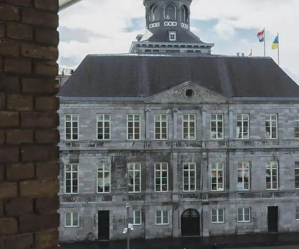 Отель De La Bourse