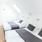 호텔 De La Bourse 2*