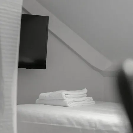 Hotel De La Bourse 2*