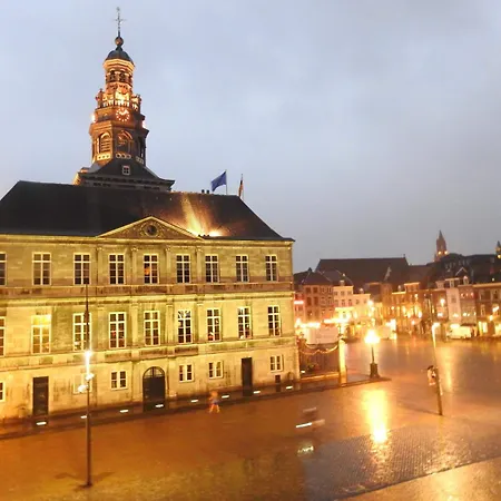 De La Bourse Hotel 2*