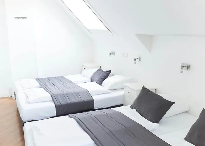 Hotel De La Bourse 2*