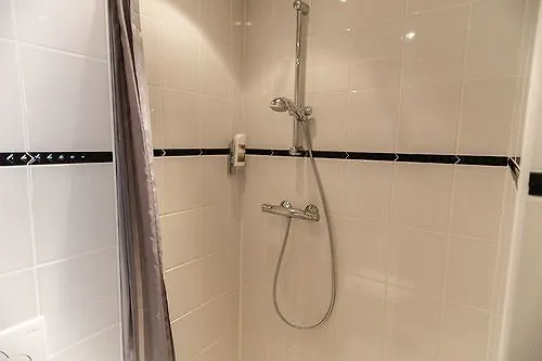 De La Bourse Hotel 2*